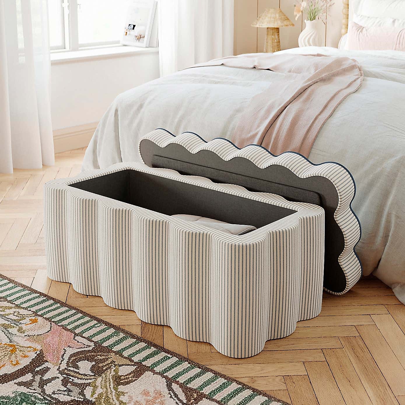 Carousel zoom image position 2 of 8