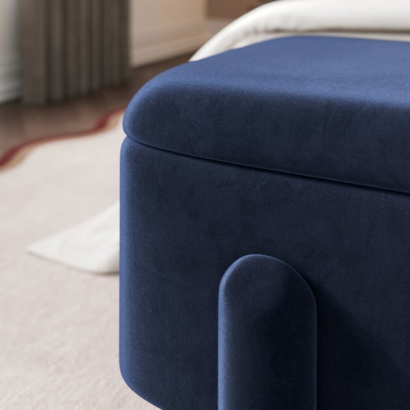 Carousel navigation image position 4 of 8