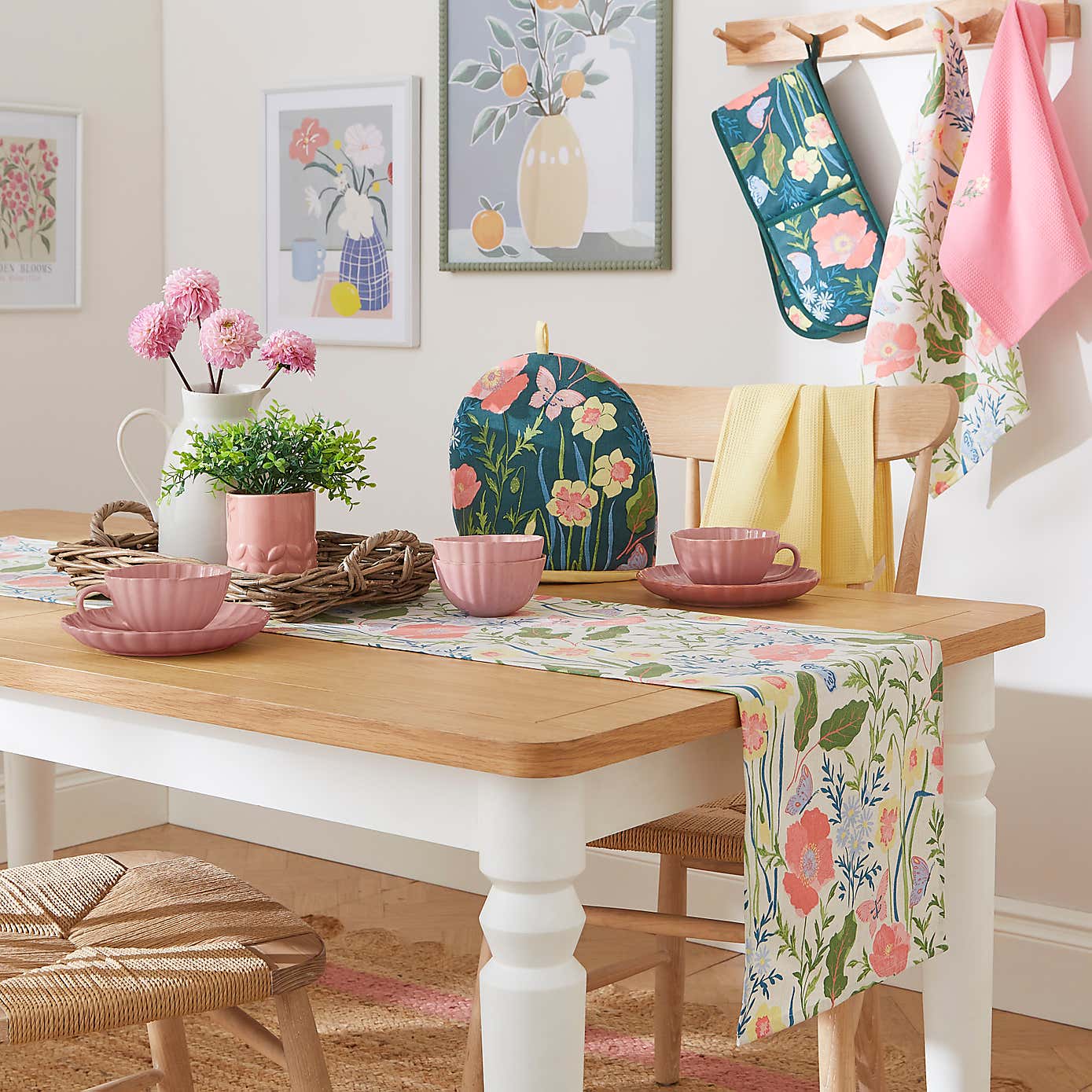 Carousel zoom image position 3 of 3