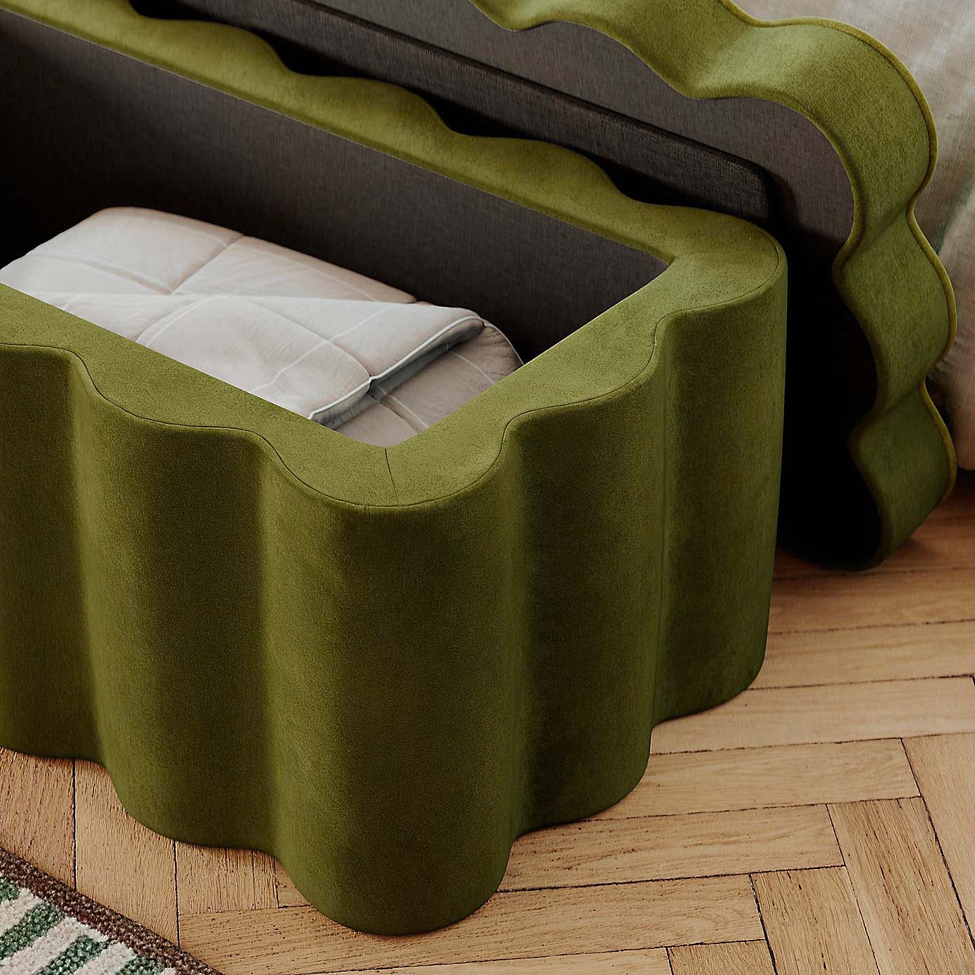 Carousel zoom image position 3 of 8