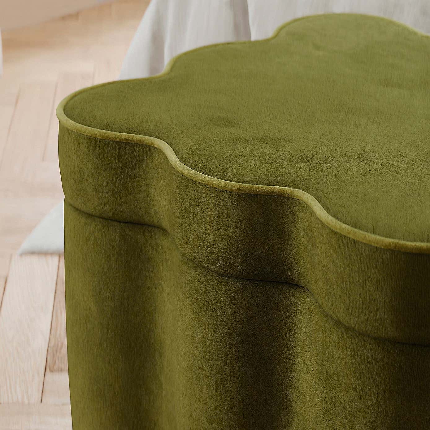 Carousel zoom image position 4 of 8