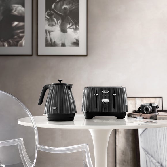 View Delonghi Ballerina 1.7l Kettle And 4 Slice Toaster Set