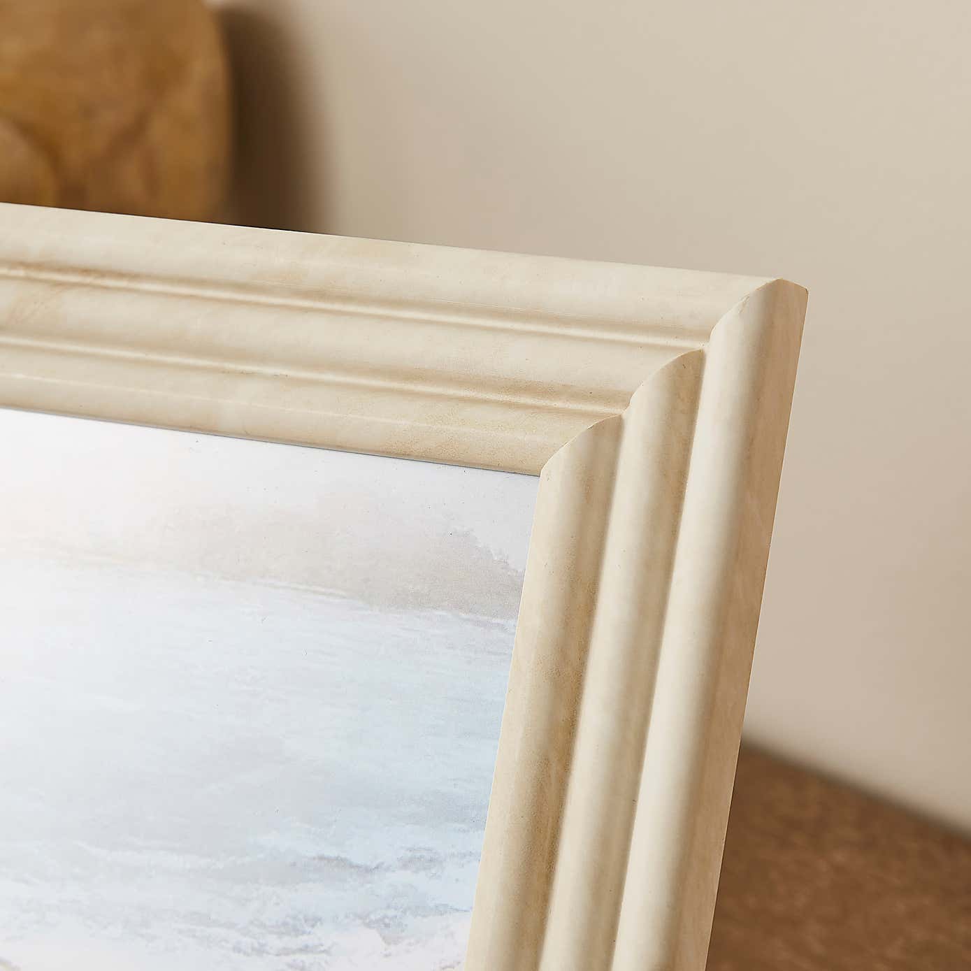 Carousel zoom image position 2 of 3