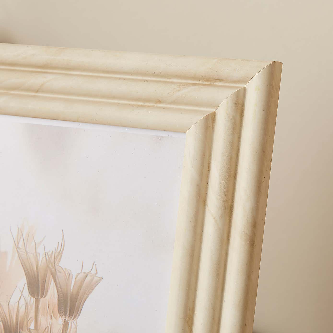 Carousel zoom image position 2 of 3