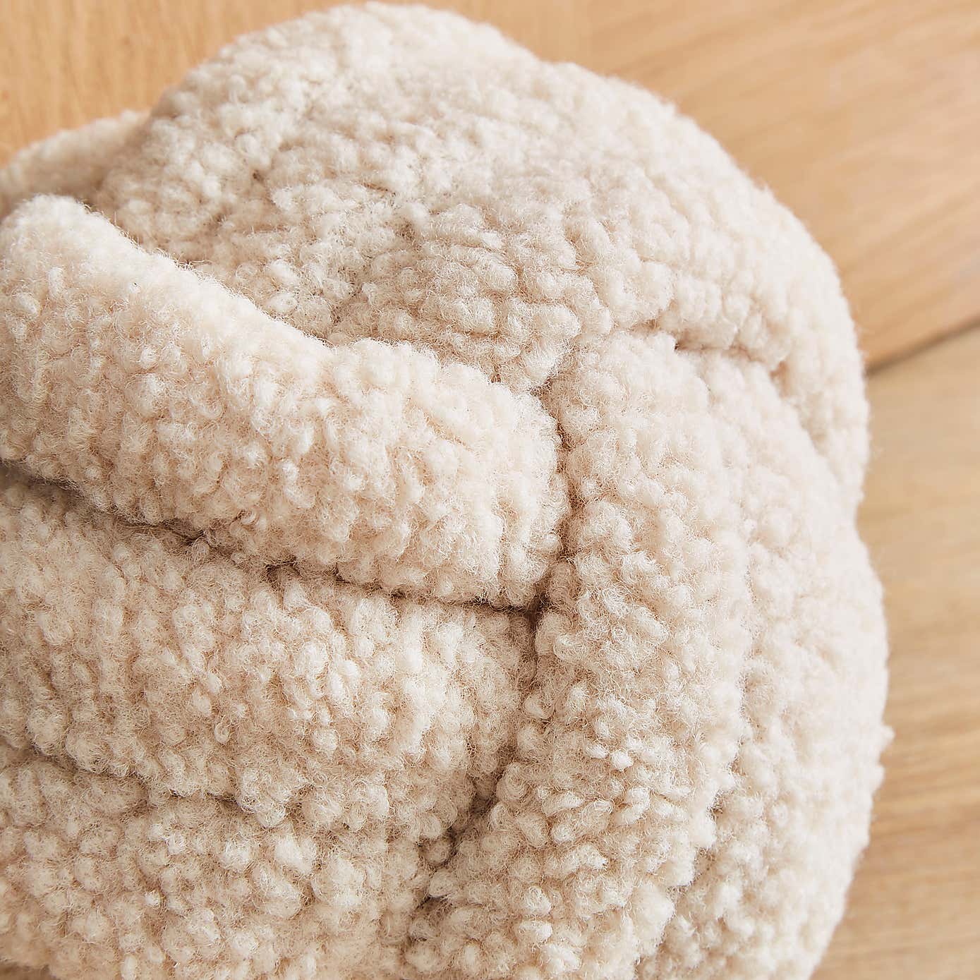 Carousel zoom image position 2 of 3