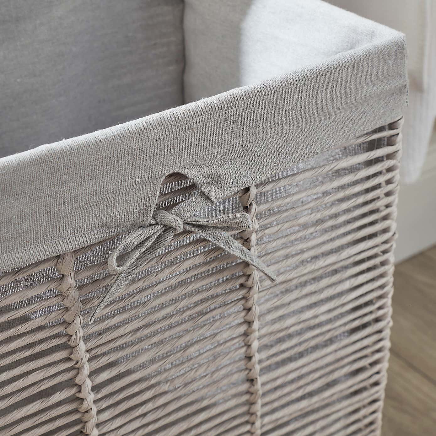 Carousel zoom image position 2 of 3