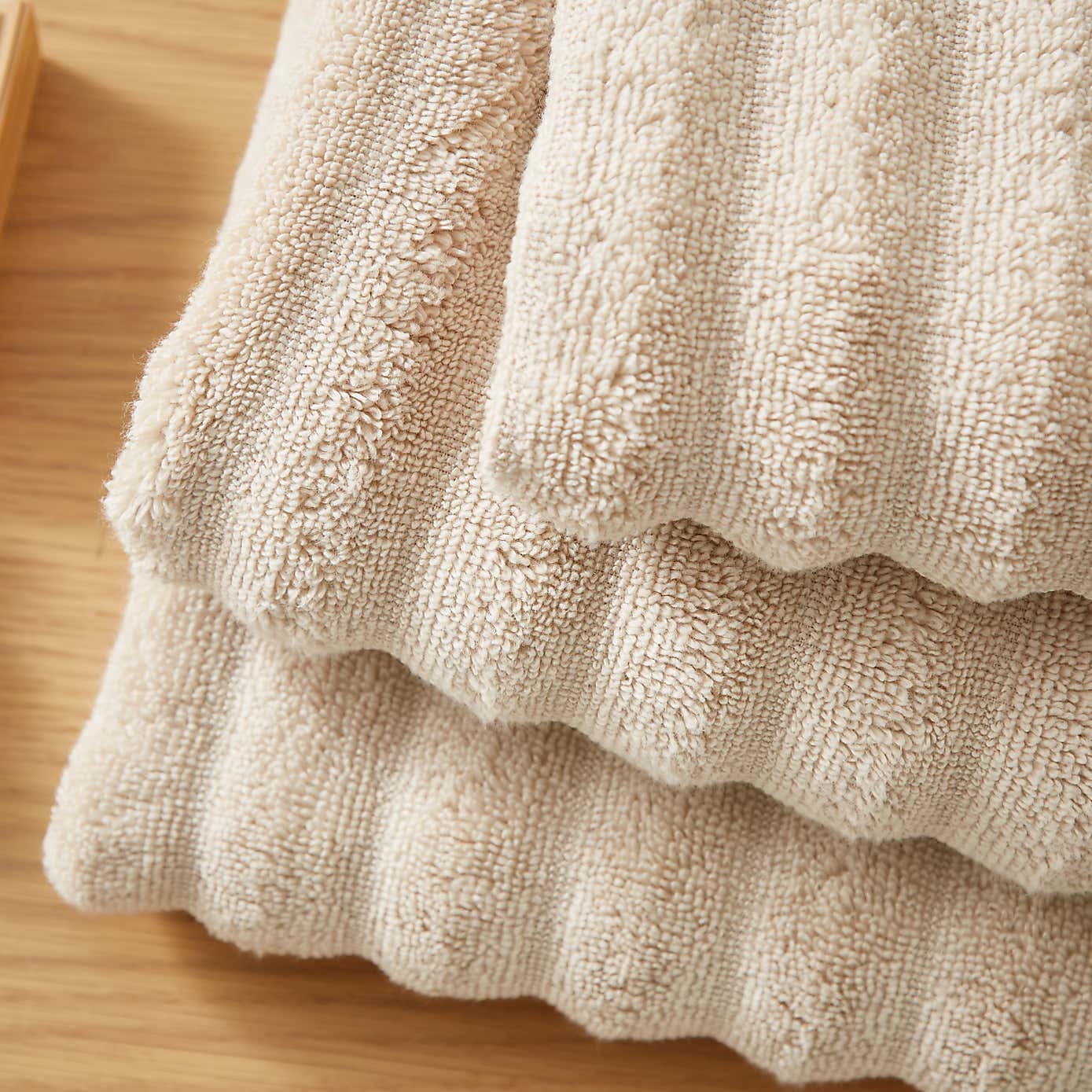 Carousel zoom image position 2 of 3