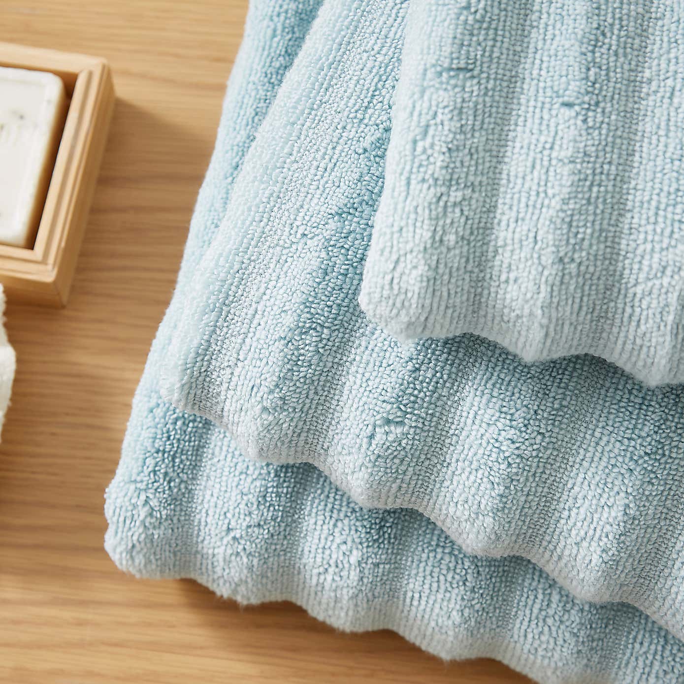 Carousel zoom image position 2 of 3