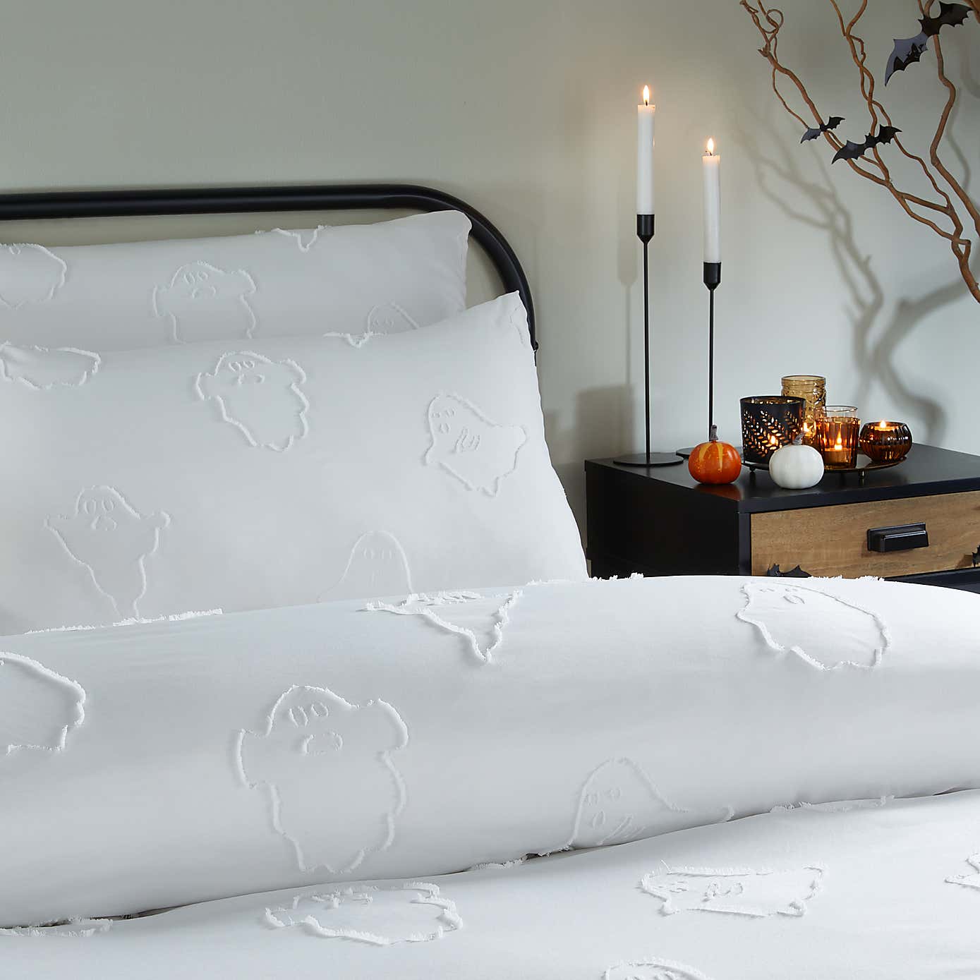 Carousel zoom image position 2 of 3