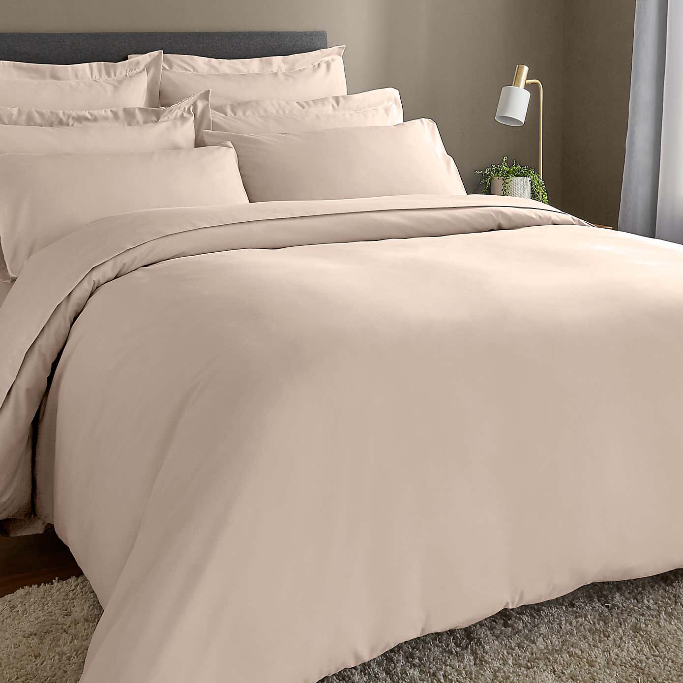 Carousel zoom image position 3 of 4