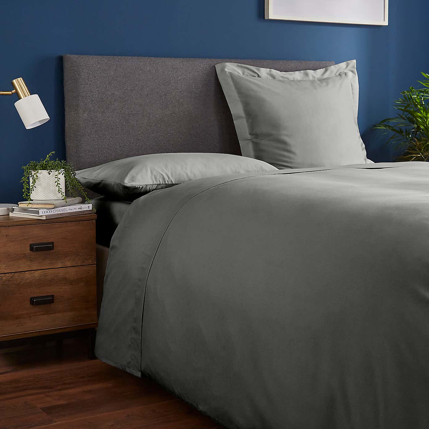 Carousel zoom image position 1 of 1