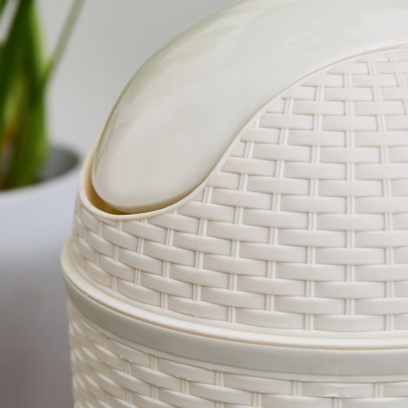 Carousel navigation image position 2 of 3