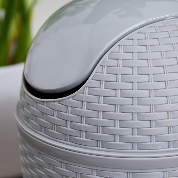 Carousel navigation image position 2 of 3