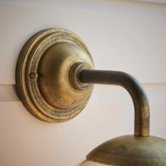 Carousel navigation image position 4 of 6