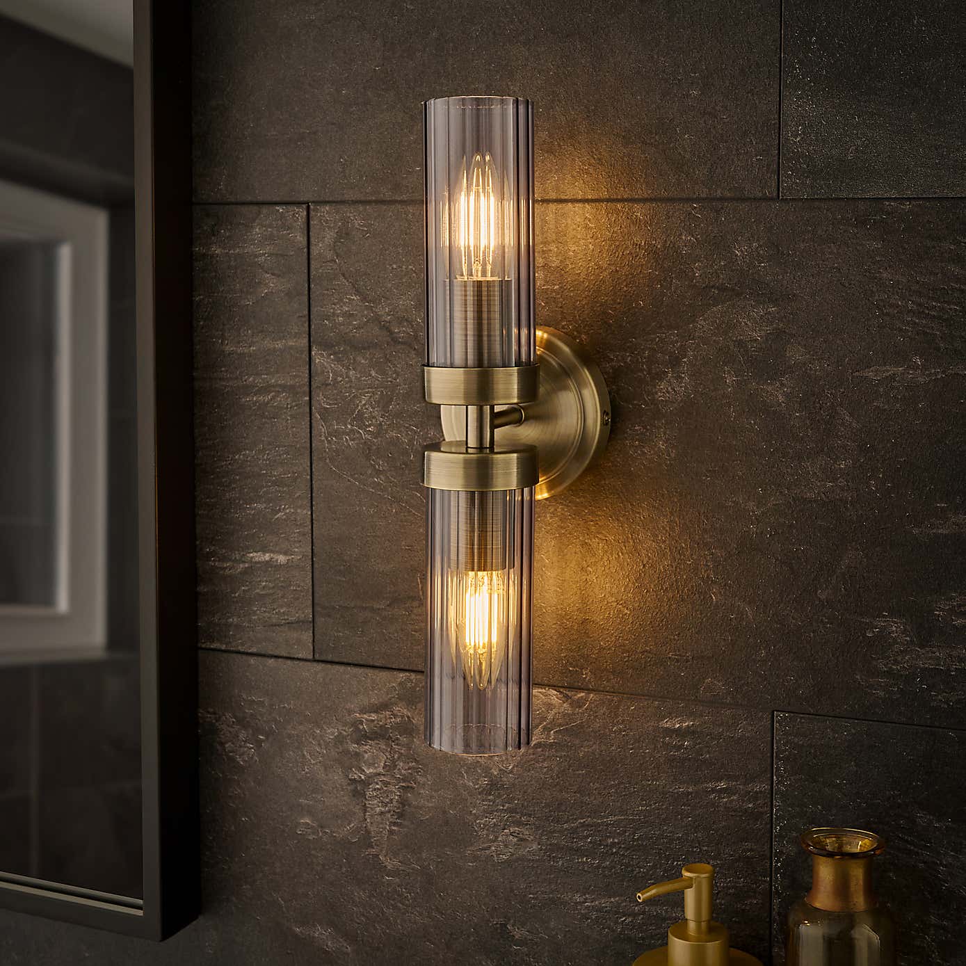 Carousel zoom image position 2 of 6