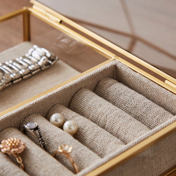 Carousel navigation image position 2 of 3