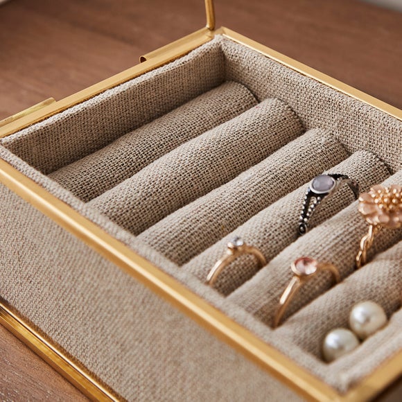 Carousel navigation image position 2 of 3