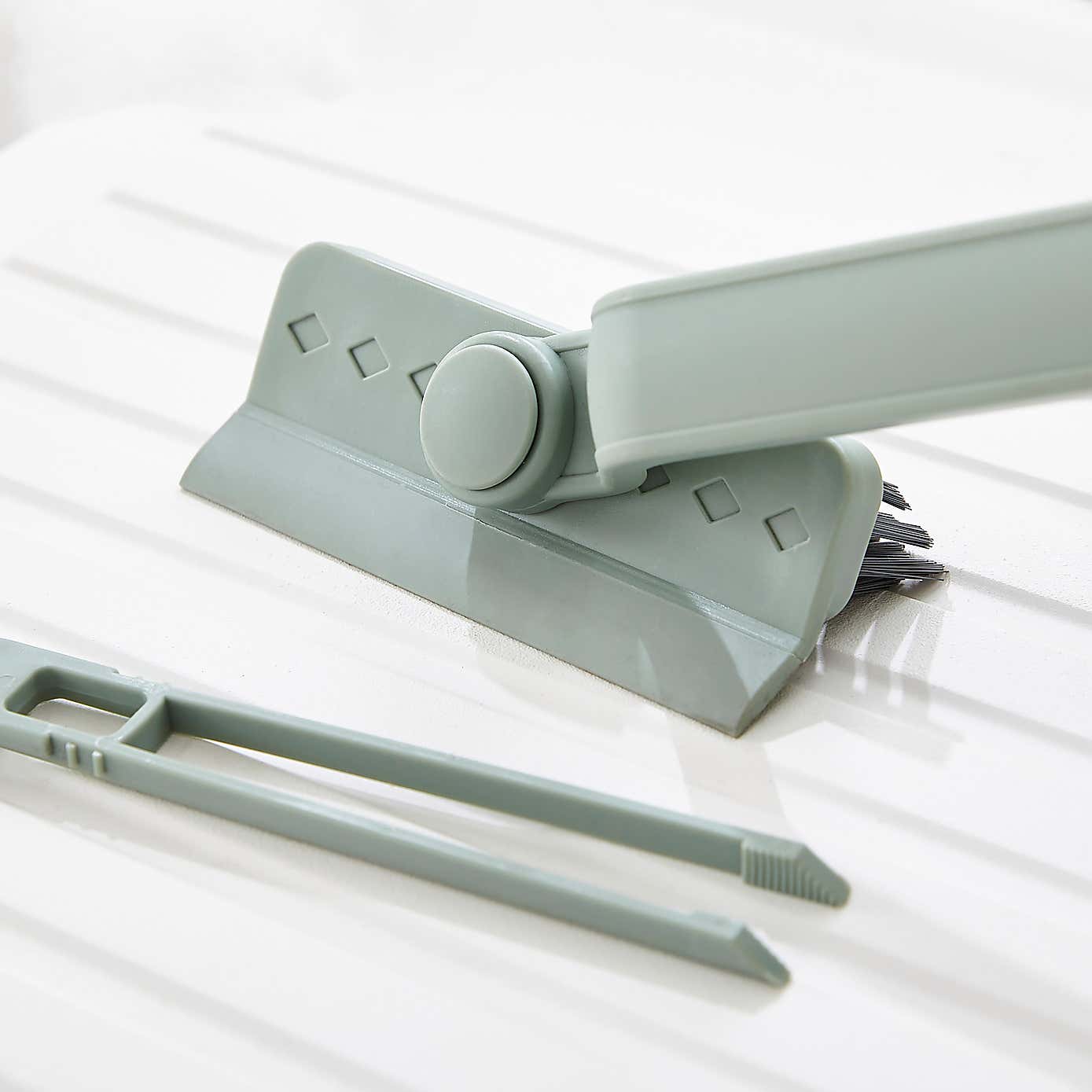 Carousel zoom image position 2 of 3