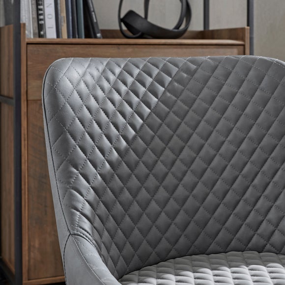 Carousel navigation image position 4 of 9