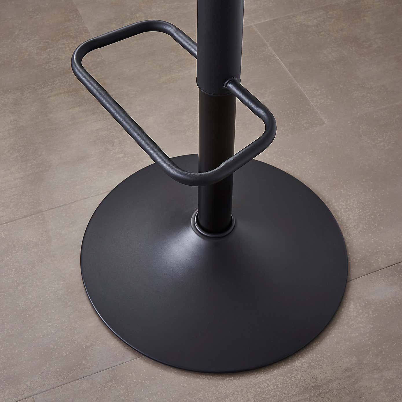 Carousel zoom image position 4 of 6