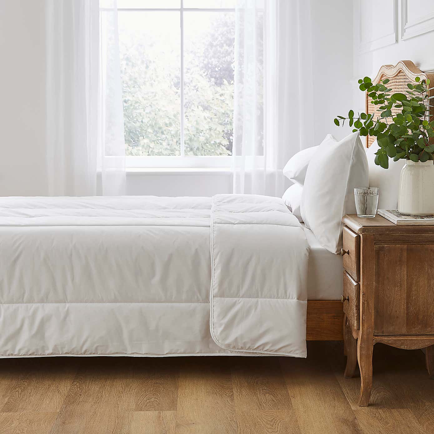 Carousel zoom image position 1 of 3