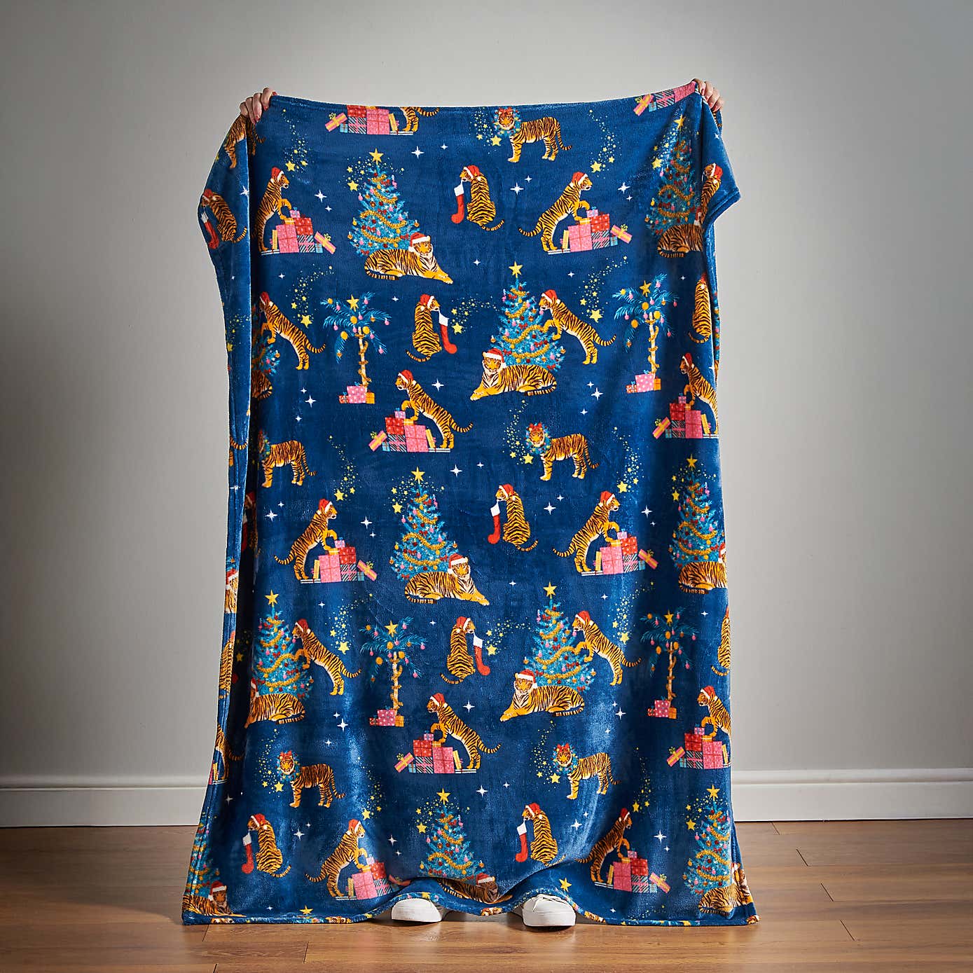 Carousel zoom image position 3 of 6