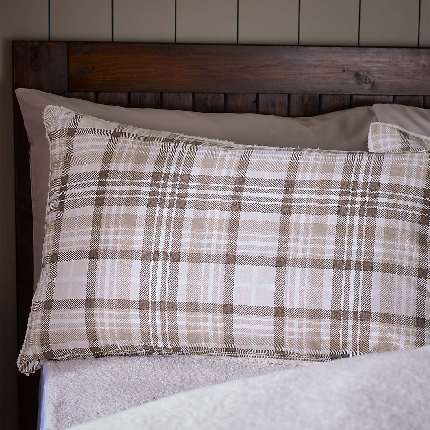 Carousel zoom image position 2 of 6