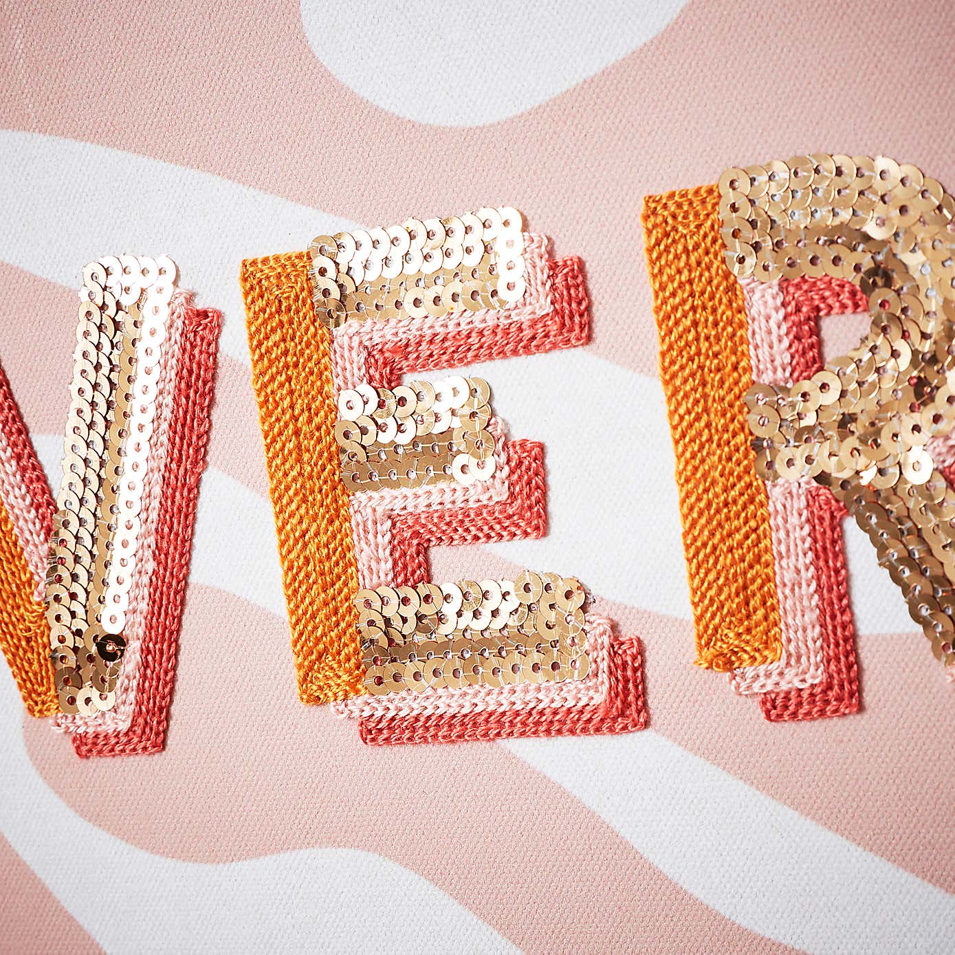 Carousel zoom image position 2 of 3