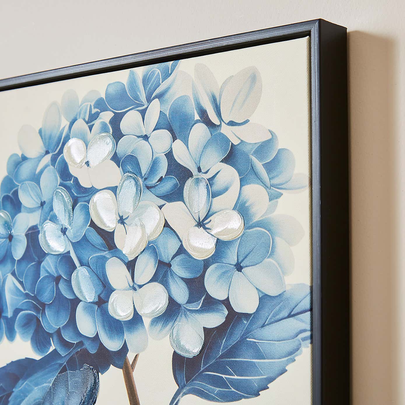 Carousel zoom image position 2 of 3