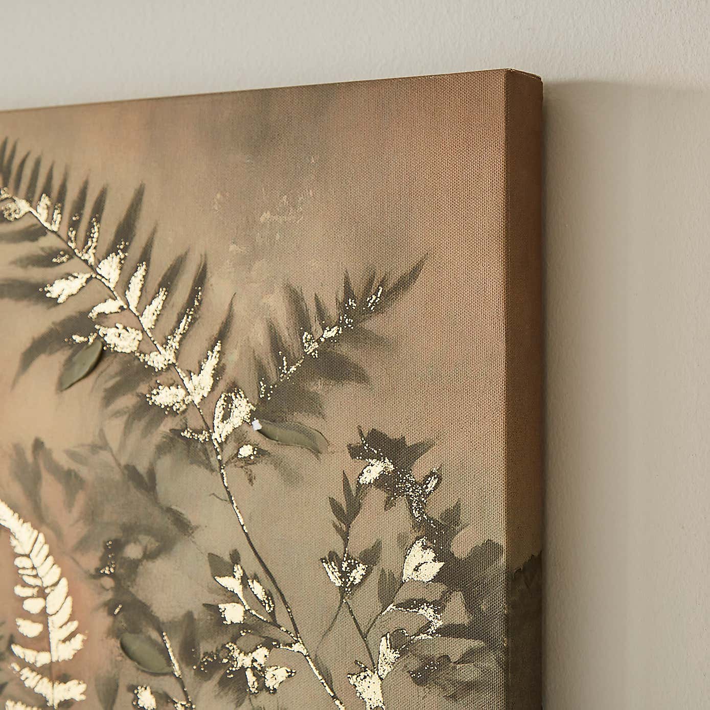 Carousel zoom image position 2 of 3