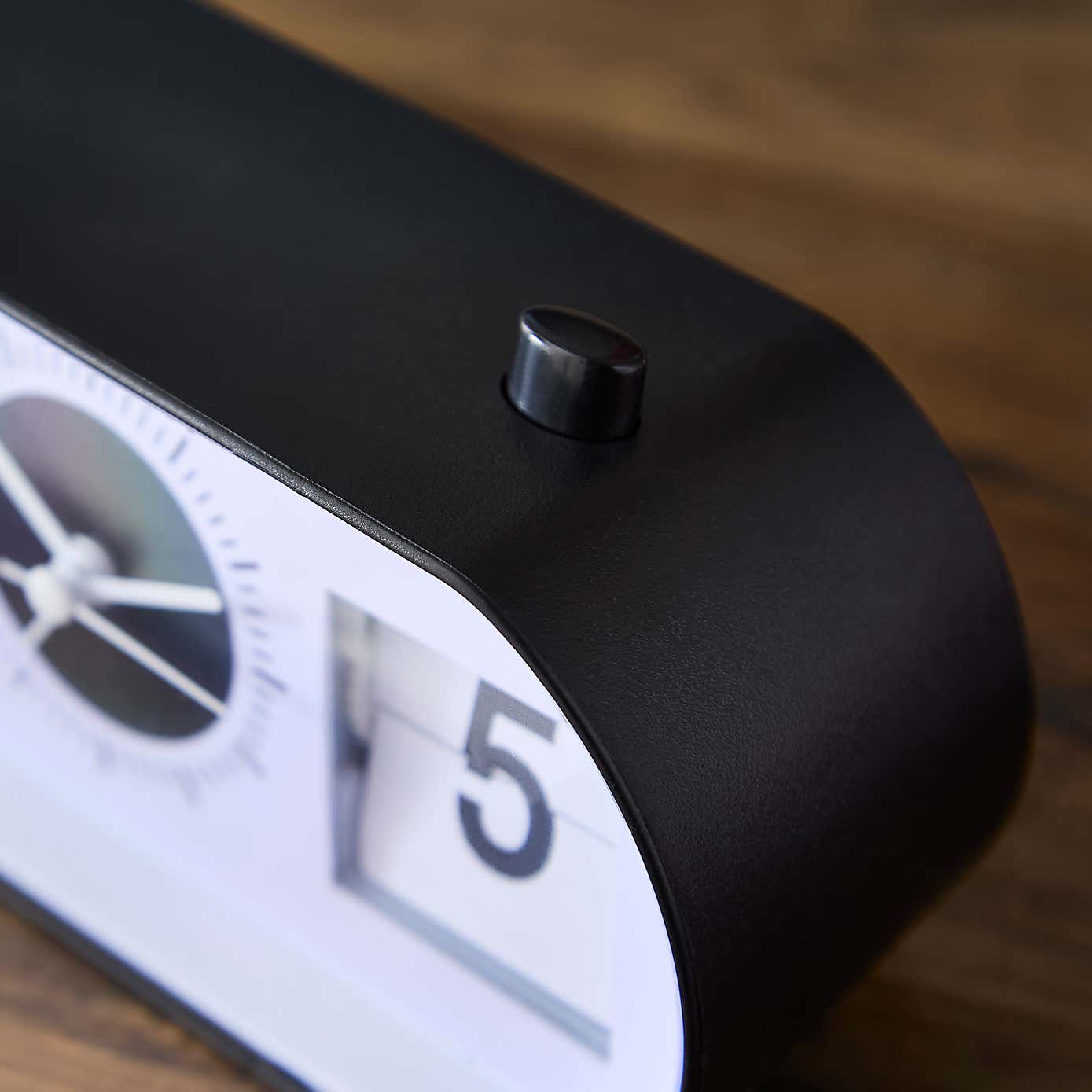 Carousel zoom image position 2 of 3