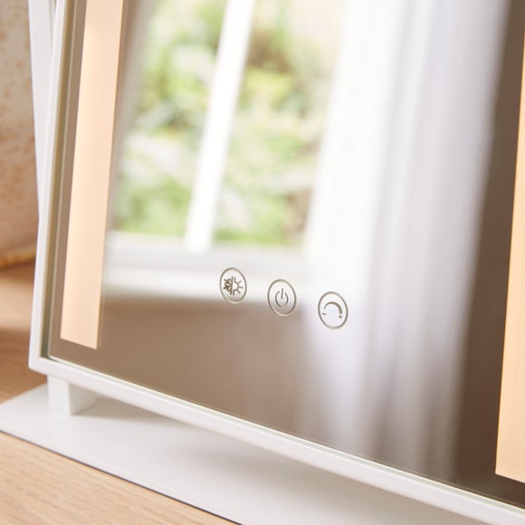 Carousel navigation image position 3 of 4