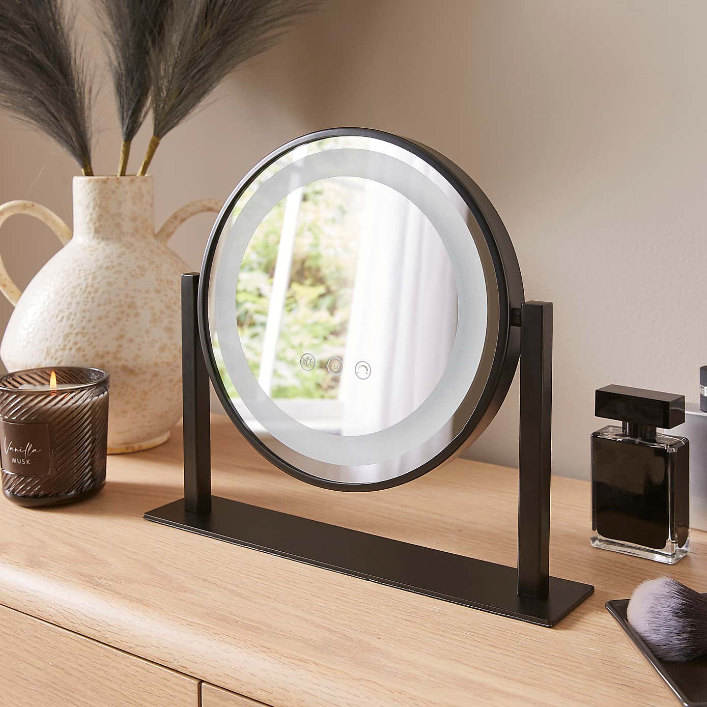 Carousel zoom image position 2 of 4