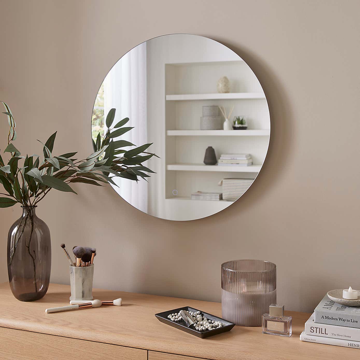 Carousel zoom image position 2 of 3