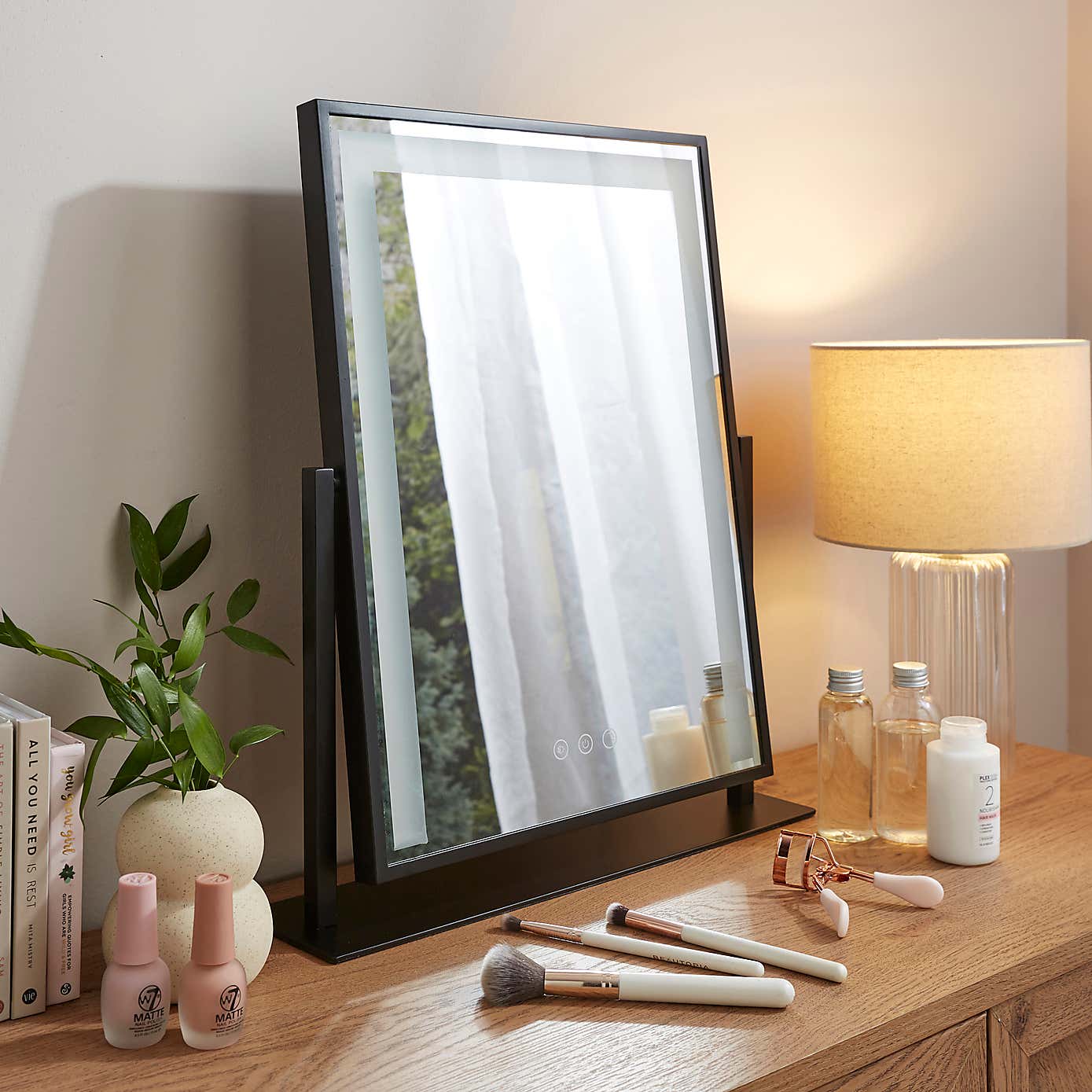 Carousel zoom image position 2 of 3