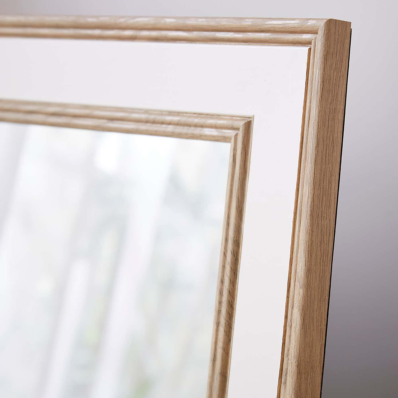 Carousel zoom image position 2 of 3