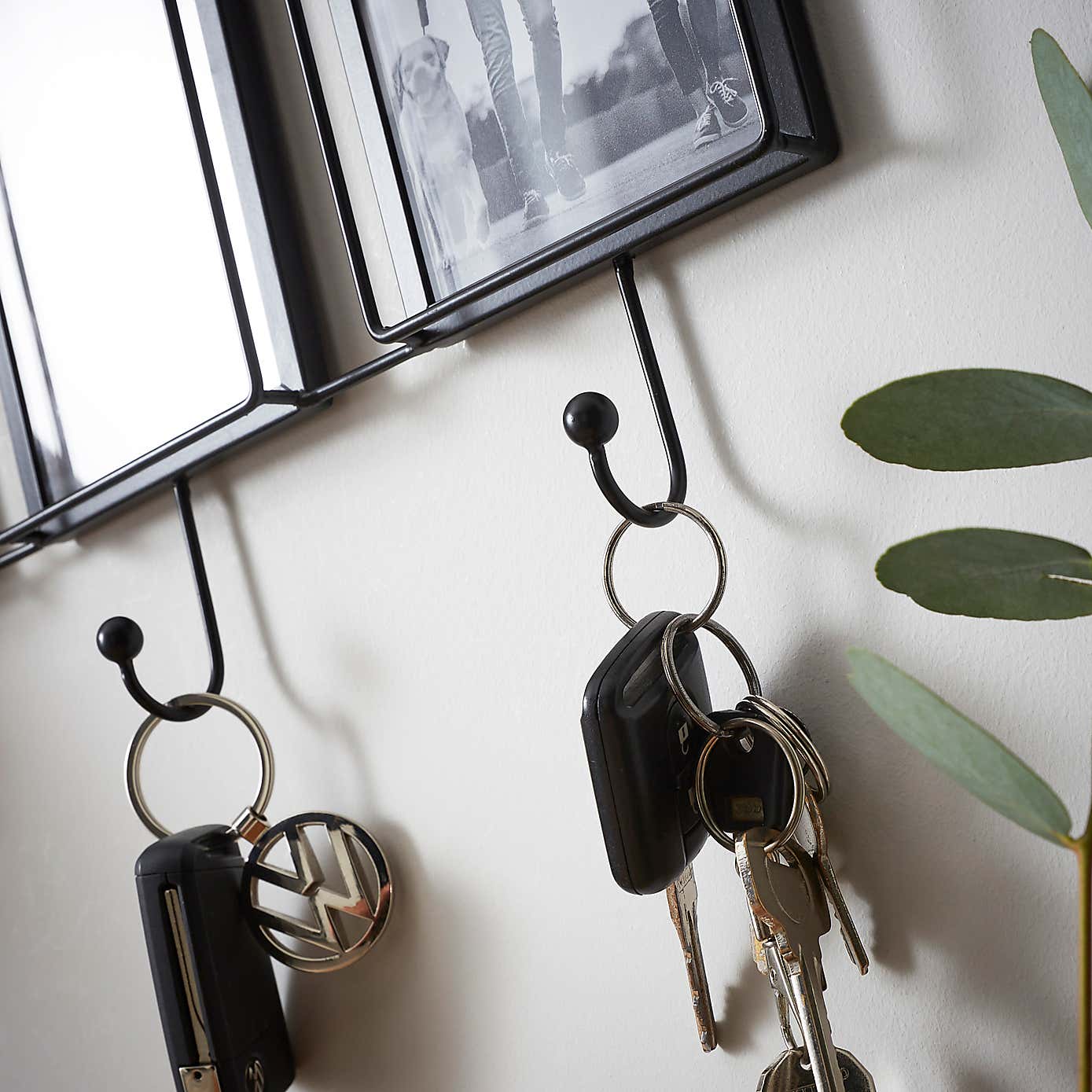 Carousel zoom image position 2 of 3