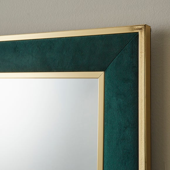 Carousel navigation image position 2 of 3