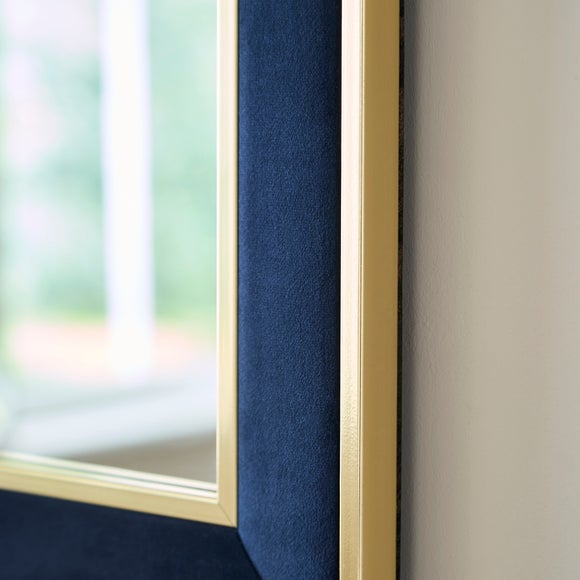 Carousel navigation image position 2 of 2