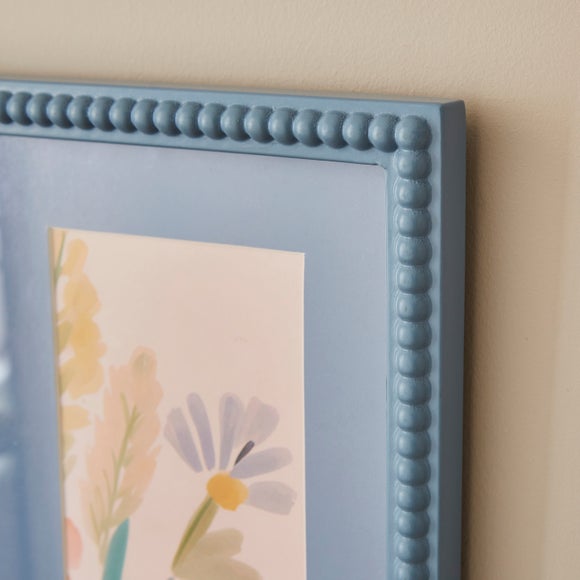 Carousel navigation image position 2 of 3