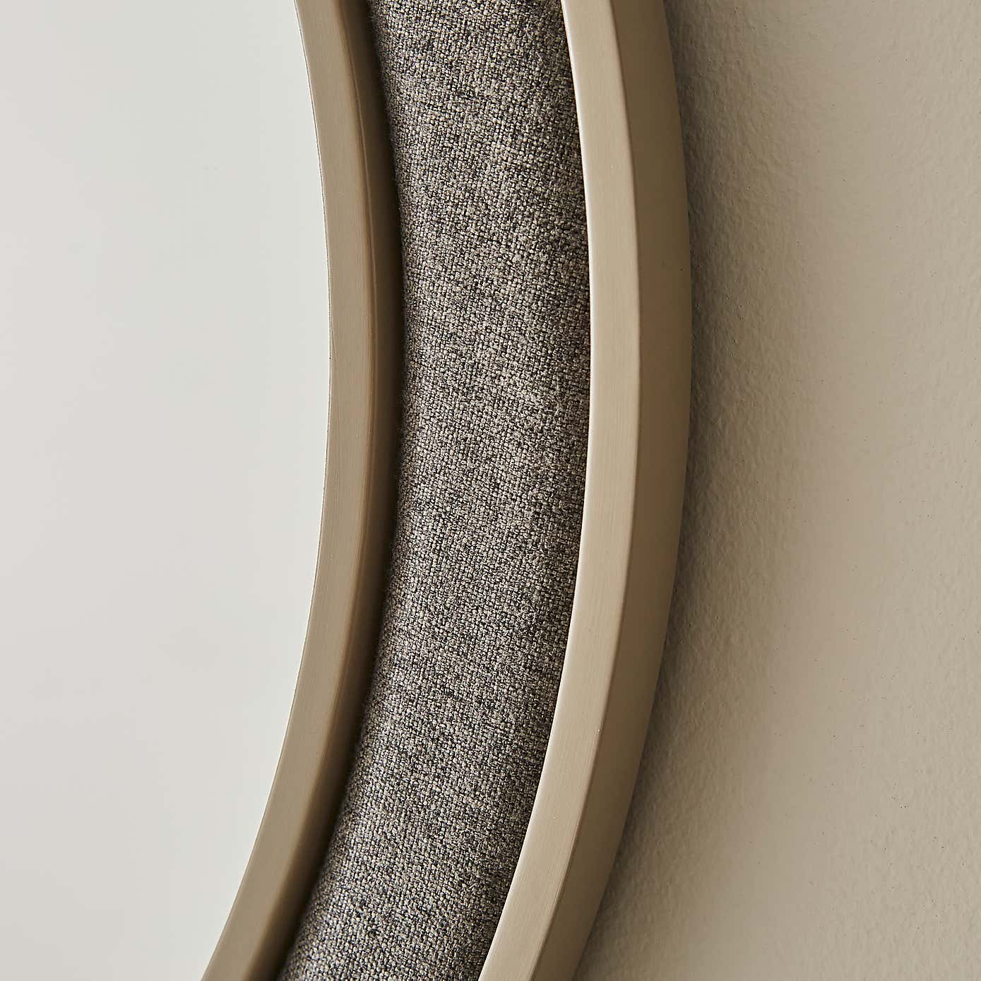 Carousel zoom image position 2 of 3