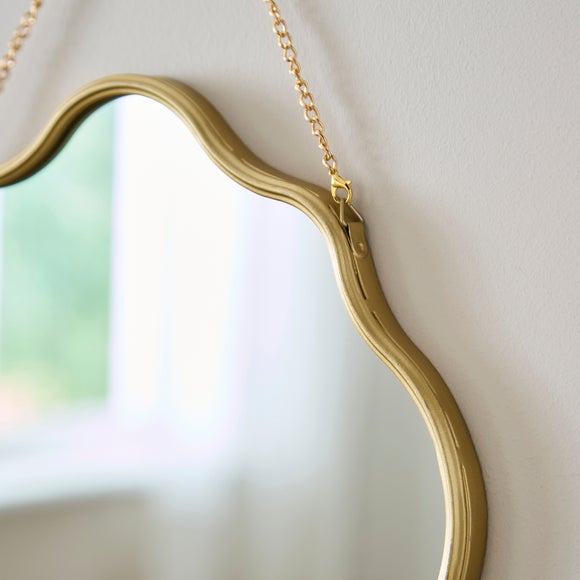 Carousel navigation image position 2 of 3