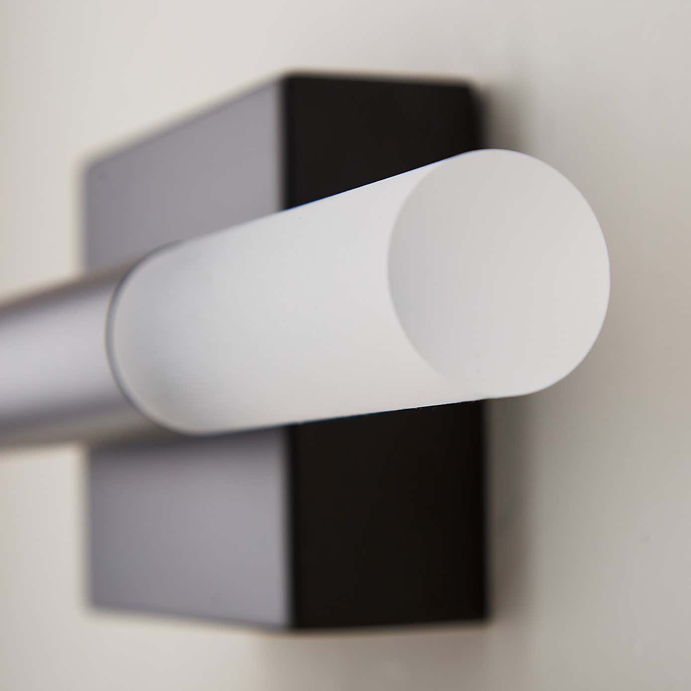 Carousel zoom image position 5 of 7