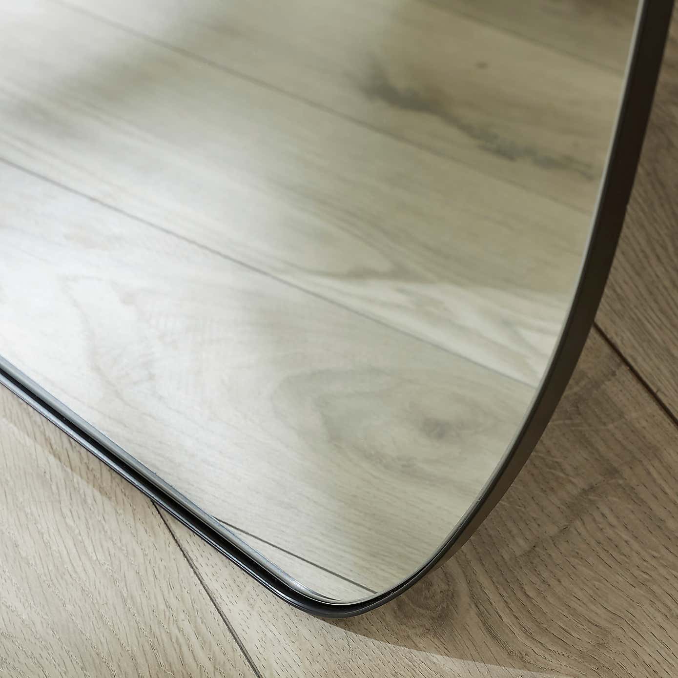 Carousel zoom image position 2 of 3