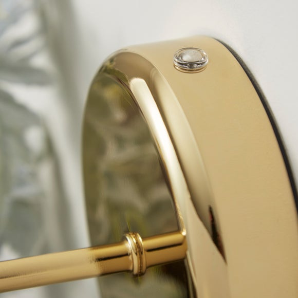 Carousel navigation image position 6 of 8