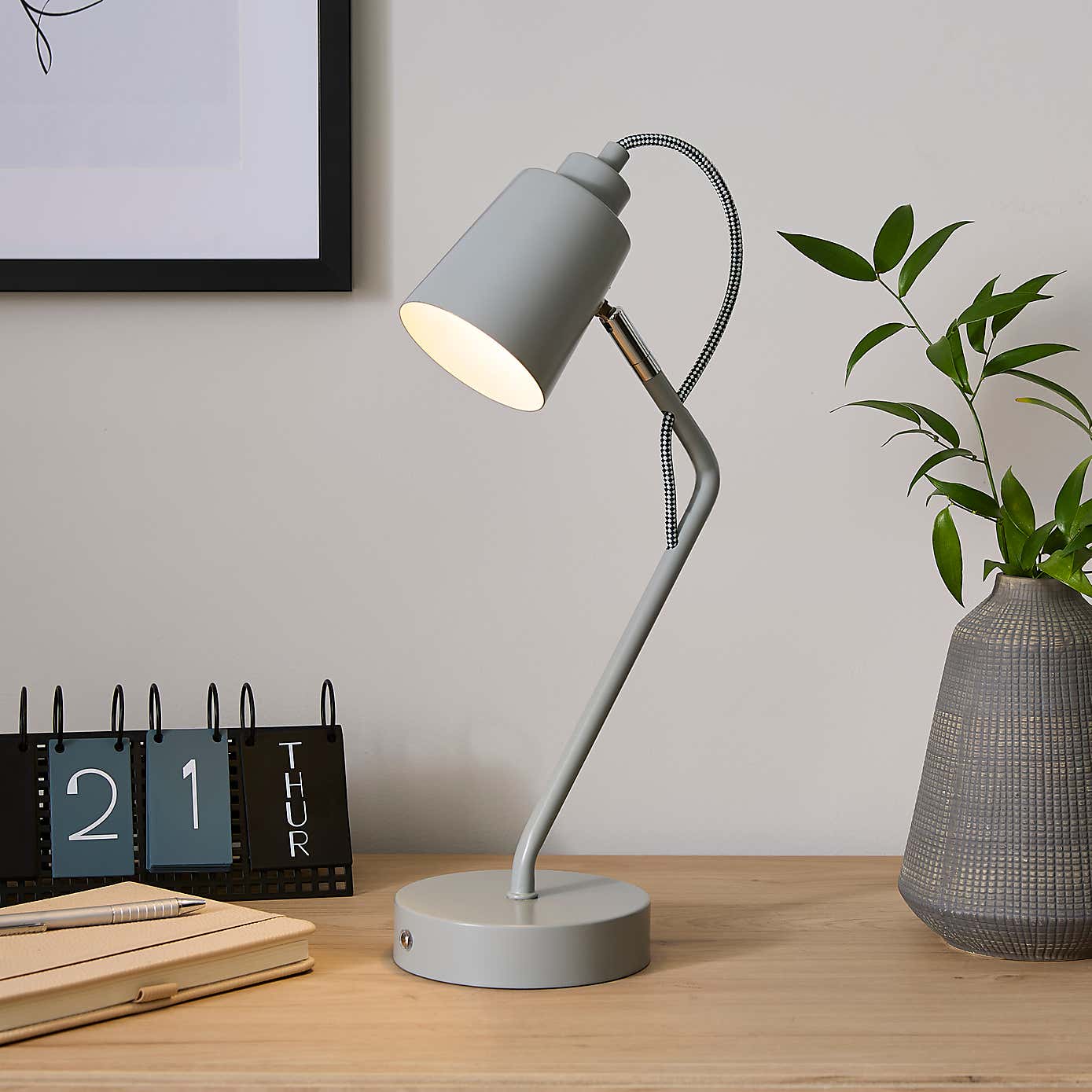 Carousel zoom image position 1 of 6