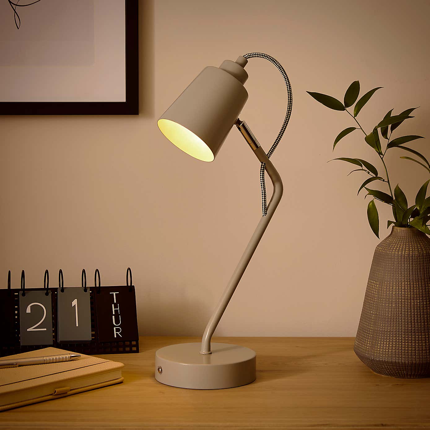 Carousel zoom image position 2 of 6