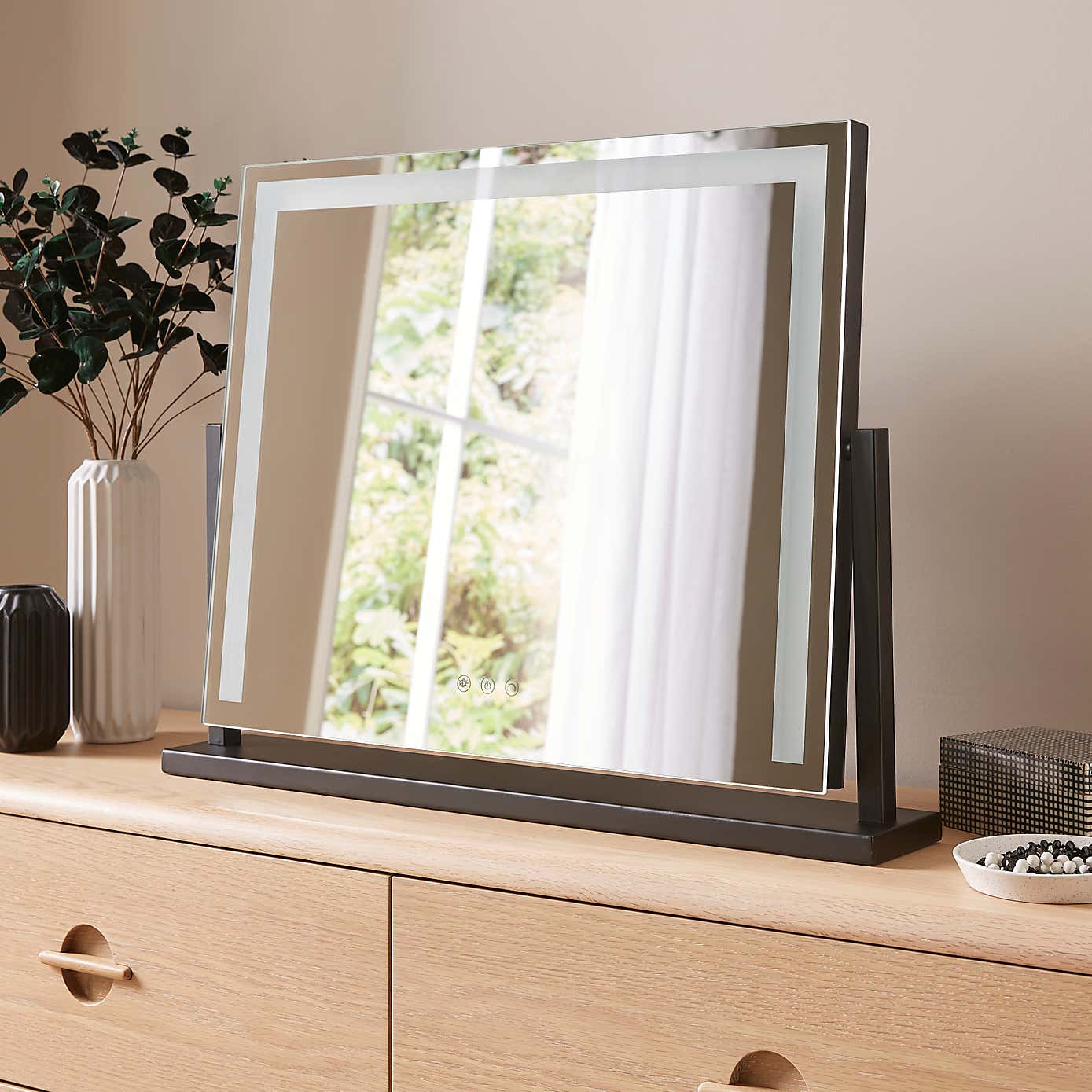 Carousel zoom image position 2 of 4