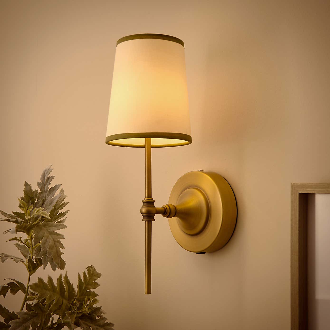 Carousel zoom image position 2 of 7