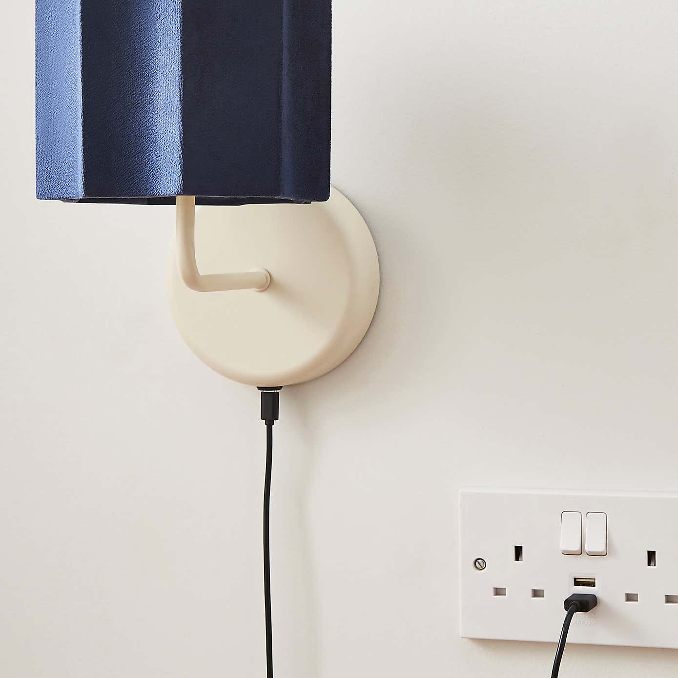 Carousel zoom image position 5 of 8